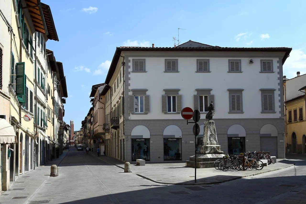Palazzo Vasarri - Luxury design suites Montevarchi 3*,